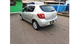 RENAULT - SANDERO - 2015/2016 - Prata - R$ 45.000,00