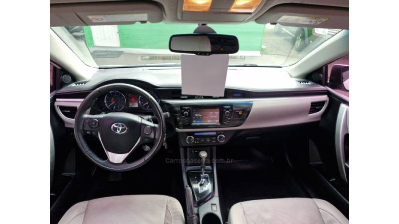 TOYOTA - COROLLA - 2015/2016 - Branca - R$ 89.800,00